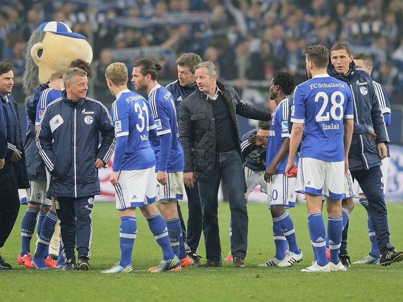 Die königsblauen Tore erzielten Chinedu Obasi und Klaas-Jan Huntelaar.