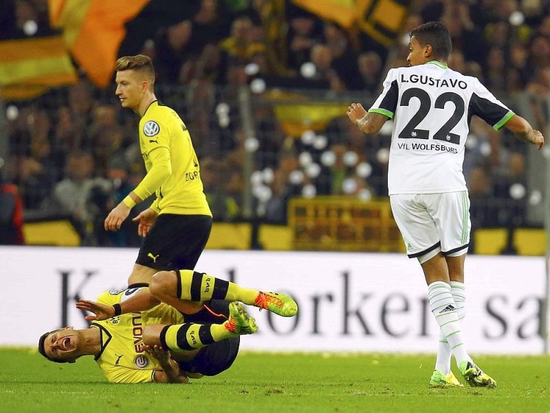 Der BVB schlägt den VfL Wolfsburg im DFB-Pokal-Halbfinale mit 2:0. Die Impressionen aus dem Signal Iduna Park.