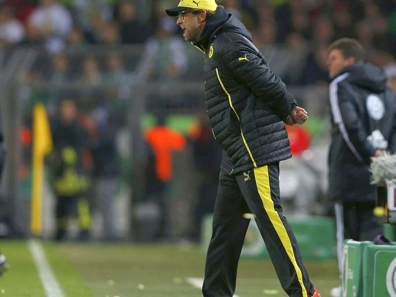 Der BVB schlägt den VfL Wolfsburg im DFB-Pokal-Halbfinale mit 2:0. Die Impressionen aus dem Signal Iduna Park.