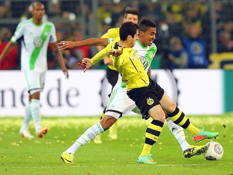 Der BVB schlägt den VfL Wolfsburg im DFB-Pokal-Halbfinale mit 2:0. Die Impressionen aus dem Signal Iduna Park.