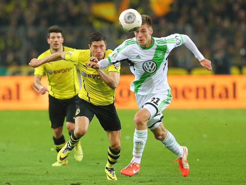 Der BVB schlägt den VfL Wolfsburg im DFB-Pokal-Halbfinale mit 2:0. Die Impressionen aus dem Signal Iduna Park.