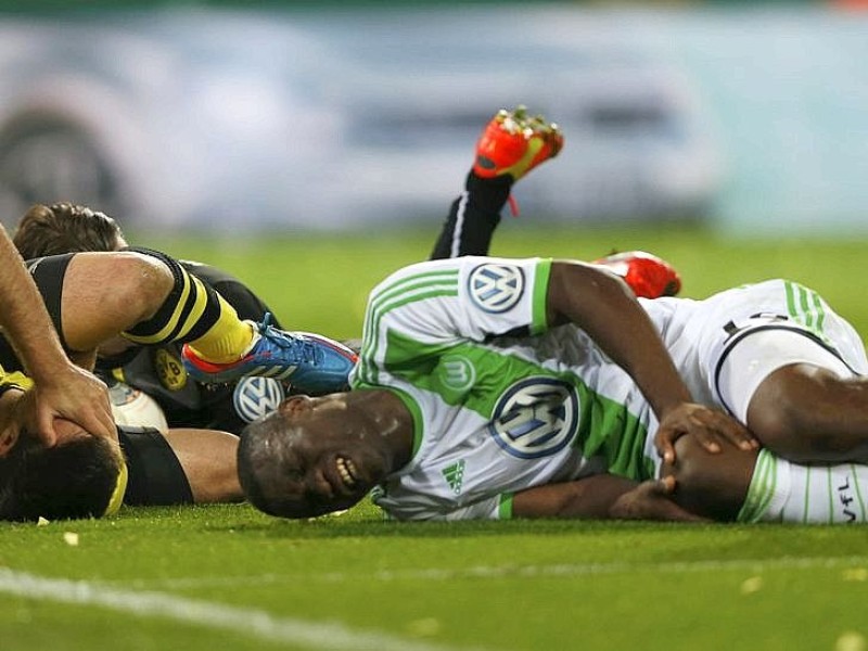 Der BVB schlägt den VfL Wolfsburg im DFB-Pokal-Halbfinale mit 2:0. Die Impressionen aus dem Signal Iduna Park.