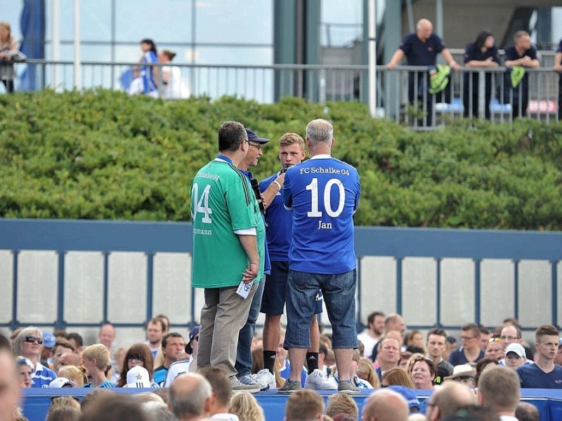 Max Meyer auf der Bühne.