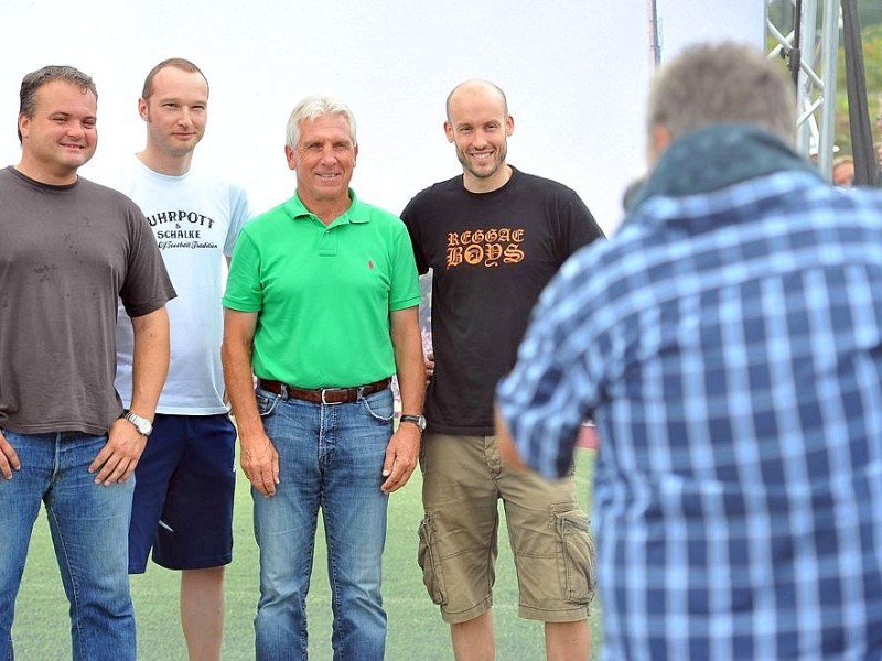 Gruppenbild mit Schalke-Idol Klaus Fischer