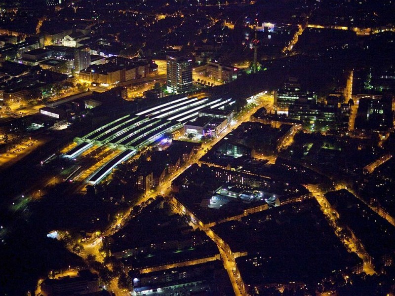 Nachts sieht auch der Hauptbahnhof deutlich schöner aus als bei Tage.