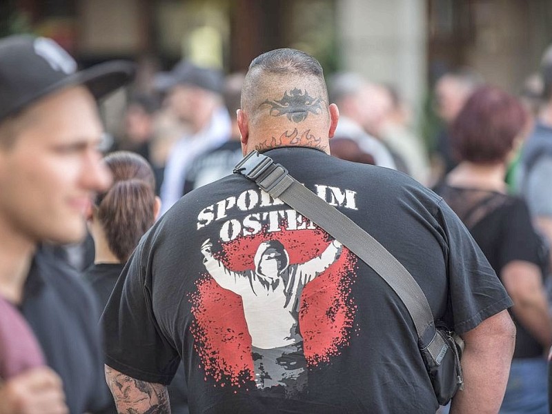 Rund 200 Hooligans trafen sich in der Dortmunder Innenstadt.