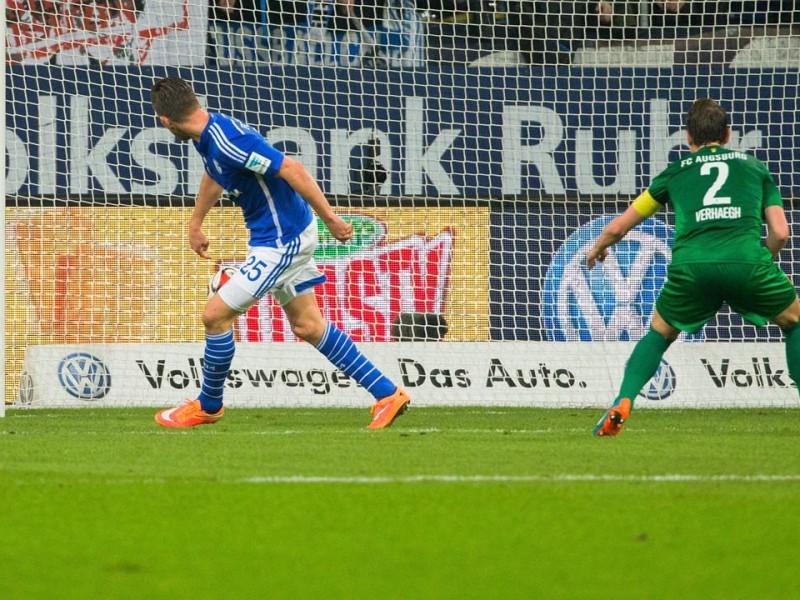 Schalke 04 feierte einen wichtigen, allerdings auch glücklichen 1:0-Sieg gegen den FC Augsburg - und musste diesen Sieg teuer bezahlen: Julian Draxler verletzte sich wohl schwer am Oberschenkel.