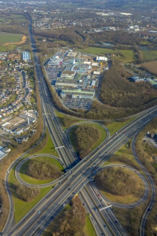 Autobahnkreuz A40 A43 mit Ruhrpark Einkaufszentrum im Umbau,  Bochum, Ruhrgebiet, Nordrhein-Westfalen, Deutschland