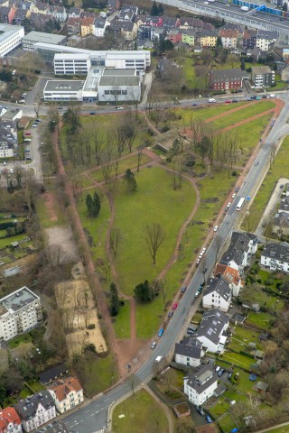 Park mit Wattenscheider Ehrenmal an der Bußmannstraße, Wattenscheid,  Bochum, Ruhrgebiet, Nordrhein-Westfalen, Deutschland