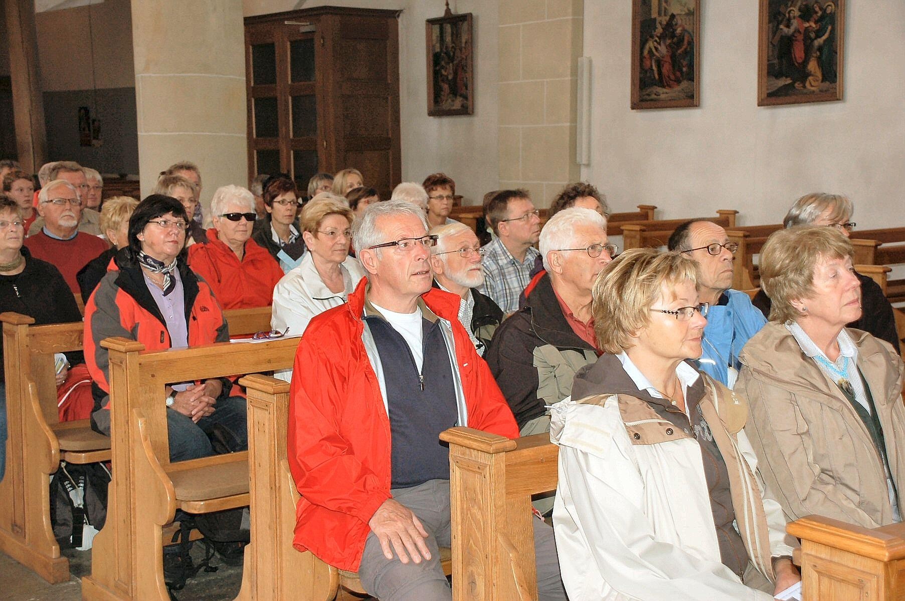 Der 25. Juli ist seit dem achten Jahrhundert Festtag für den Apostel Jakobus. Dass die Pilgergemeinde aus Lünen und Umgebung ihn am vergangenen Samstag schon zwei Tage früher feierte, hatte organisatorische Gründe. Denn nicht nur Rentner, sondern auch Menschen, die im Arbeitsleben stehen, sollten mit eingeschlossen werden. Dass sich dann aber so viele Pilger einfanden, die an der zwölf Kilometer langen Wanderung von Herbern nach Werne teilnahmen, überraschte selbst „Cheforganisator“ Horst Störmer.