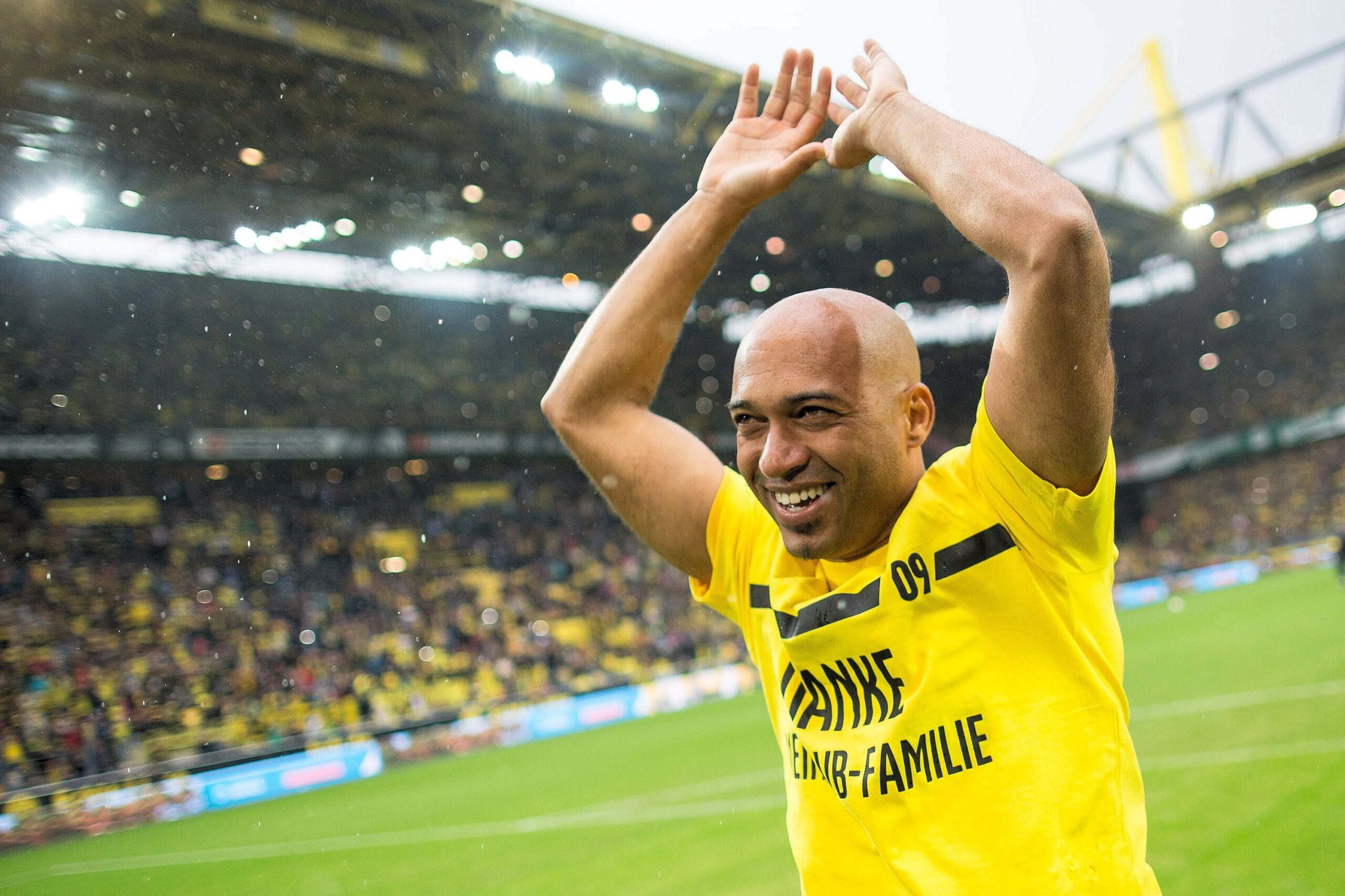 Leonardo Dede wird von den Fans und Weggefährten gefeiert.