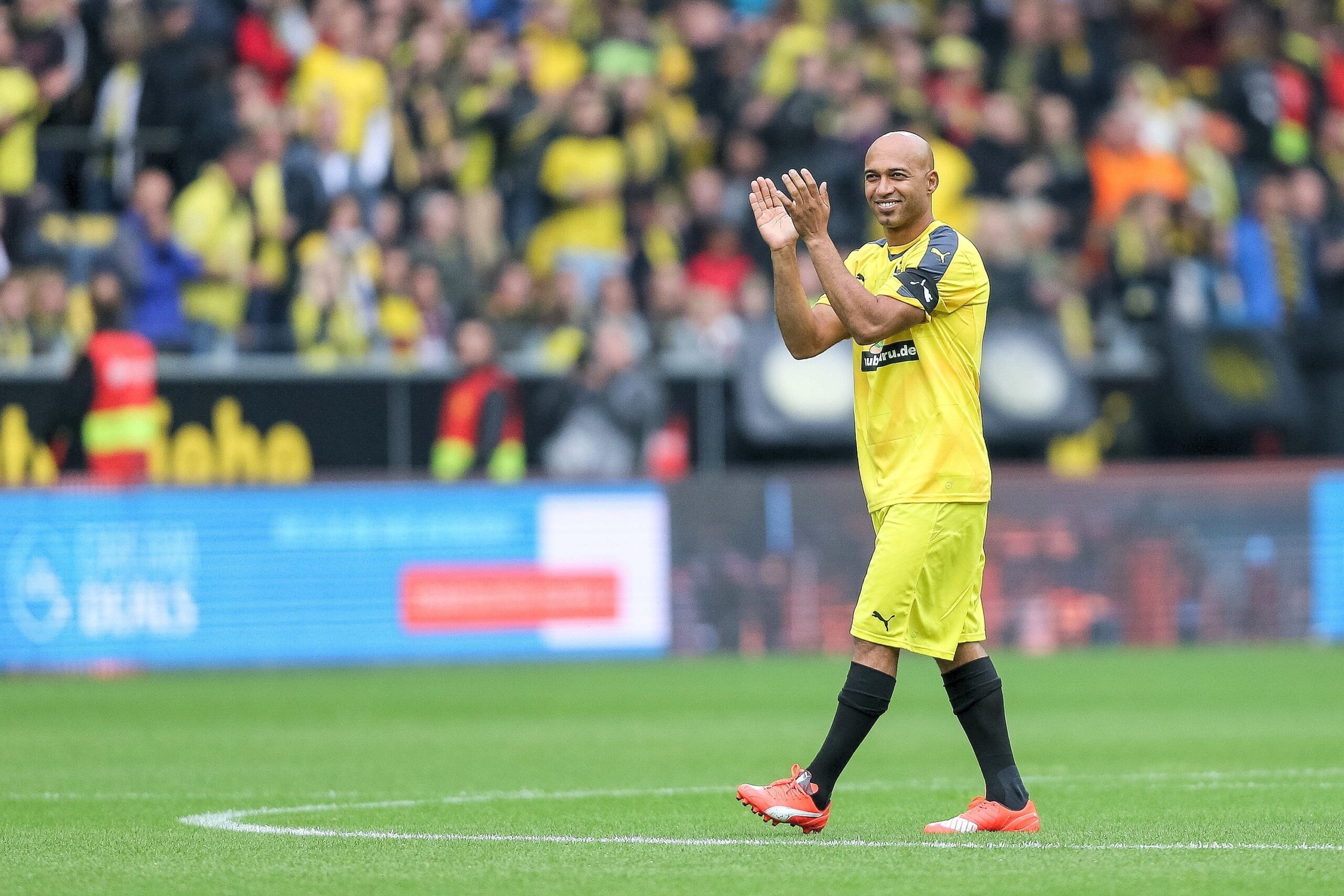 Beim Abschiedsspiel von Leonardo Dede kamen viele ehemalige BVB- und Bundesliga-Stars zusammen, um den Brasilianer zu feiern.