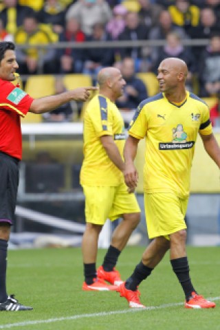 Beim Abschiedsspiel von Leonardo Dede kamen viele ehemalige BVB- und Bundesliga-Stars zusammen, um den Brasilianer zu feiern.