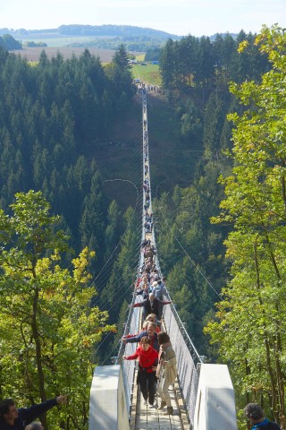 ...die Brücke ist 360 Meter lang...