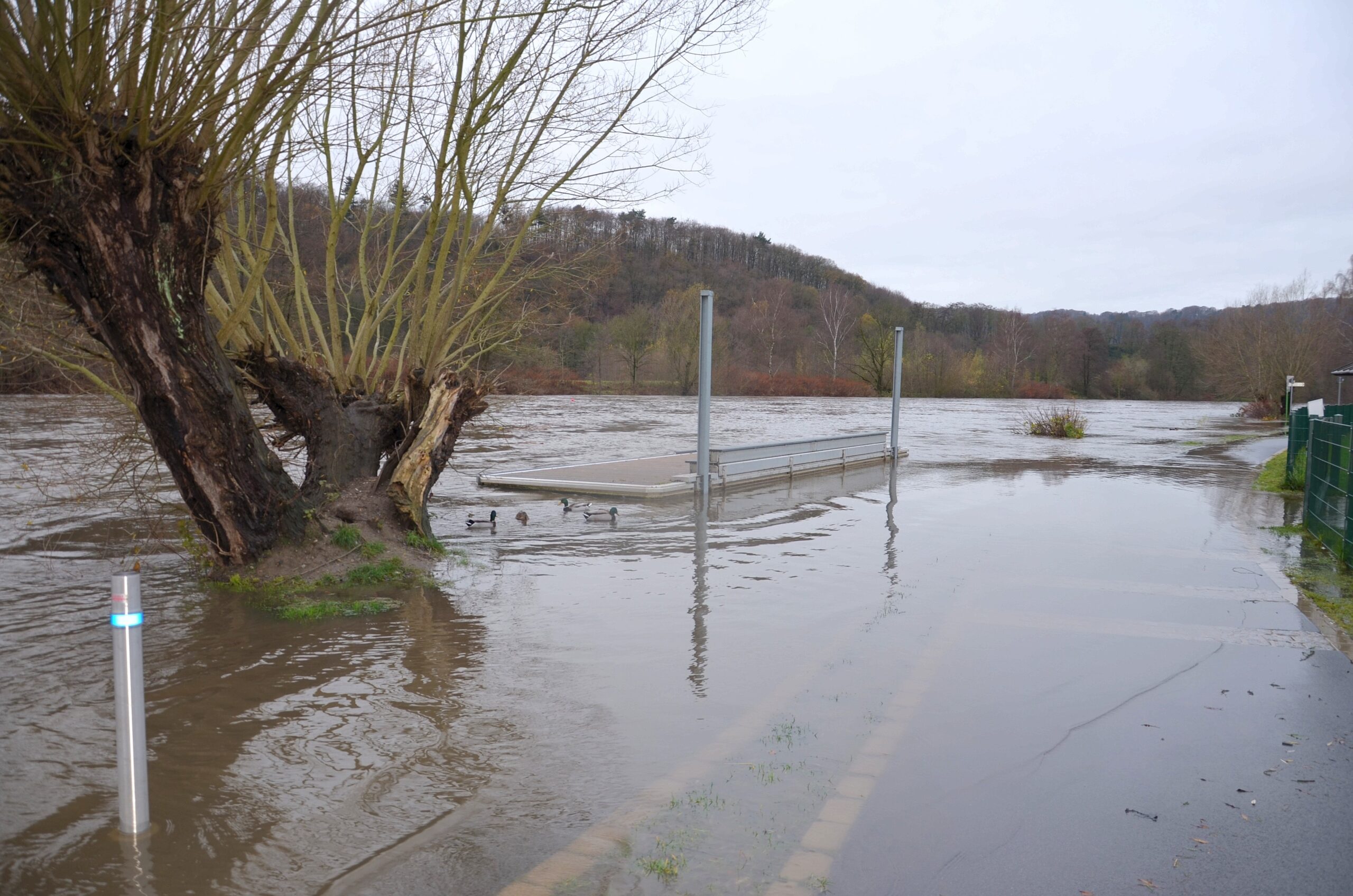 Hochwasser an der Ruhr in Herdecke.