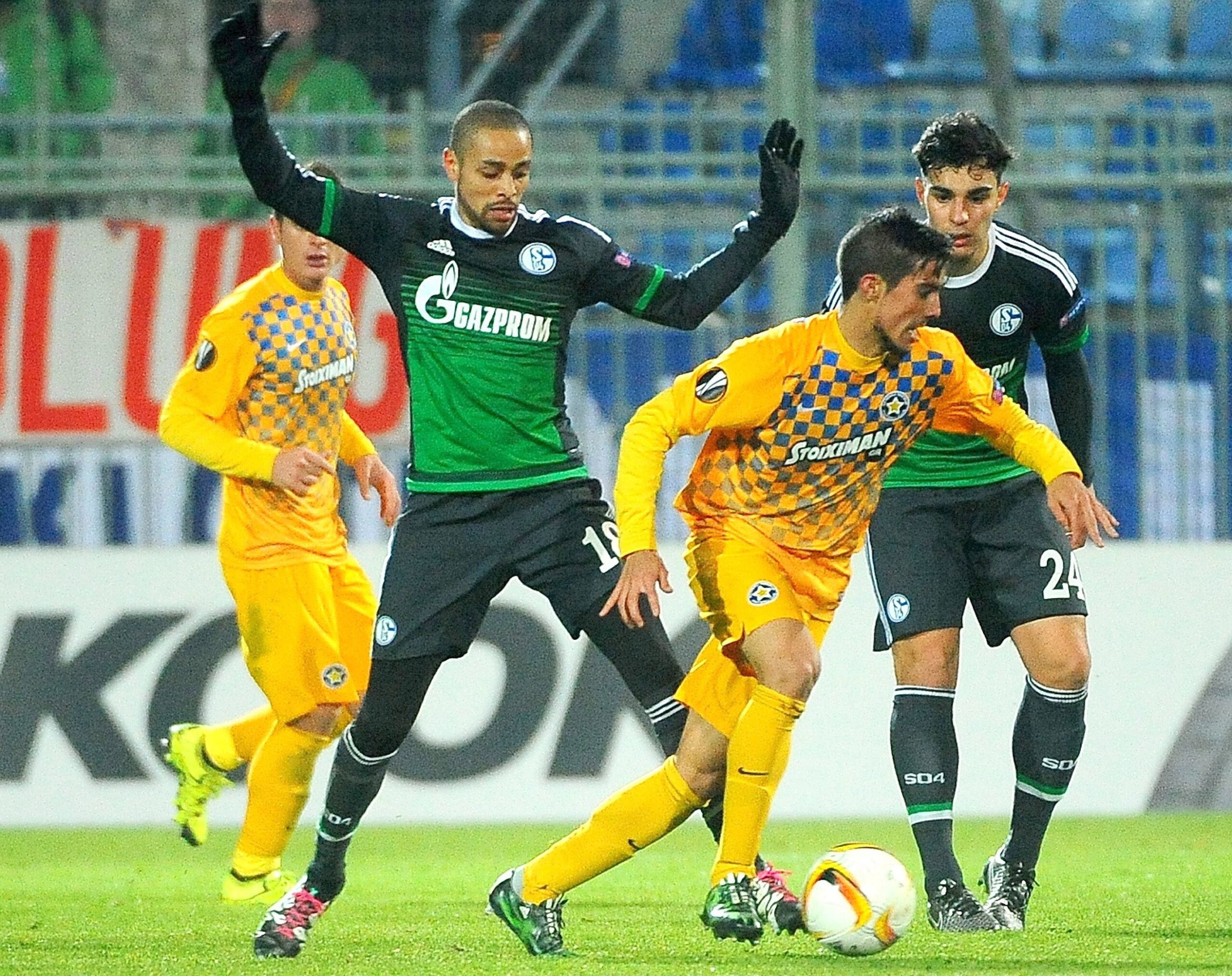 Durch Tore von Choupo-Moting (2), Meyer und Di Santo setzte sich S04 mit 4:0 in Tripolis durch.