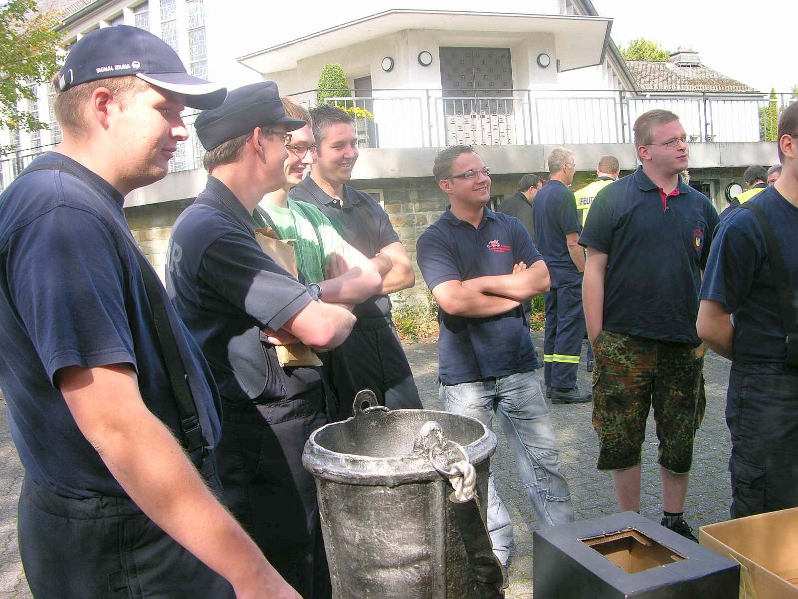 Seit 1991 wird im Hochsauerlandkreis der Leistungsnachweis der Feuerwehren nach den Richtlinien des Feuerwehrverbandes durchgeführt. Die Löschgruppe Berge der Freiwilligen Feuerwehr Meschede war am Samstag Ausrichter dieser fast schon traditionellen mittlerweile 21. Veranstaltung.