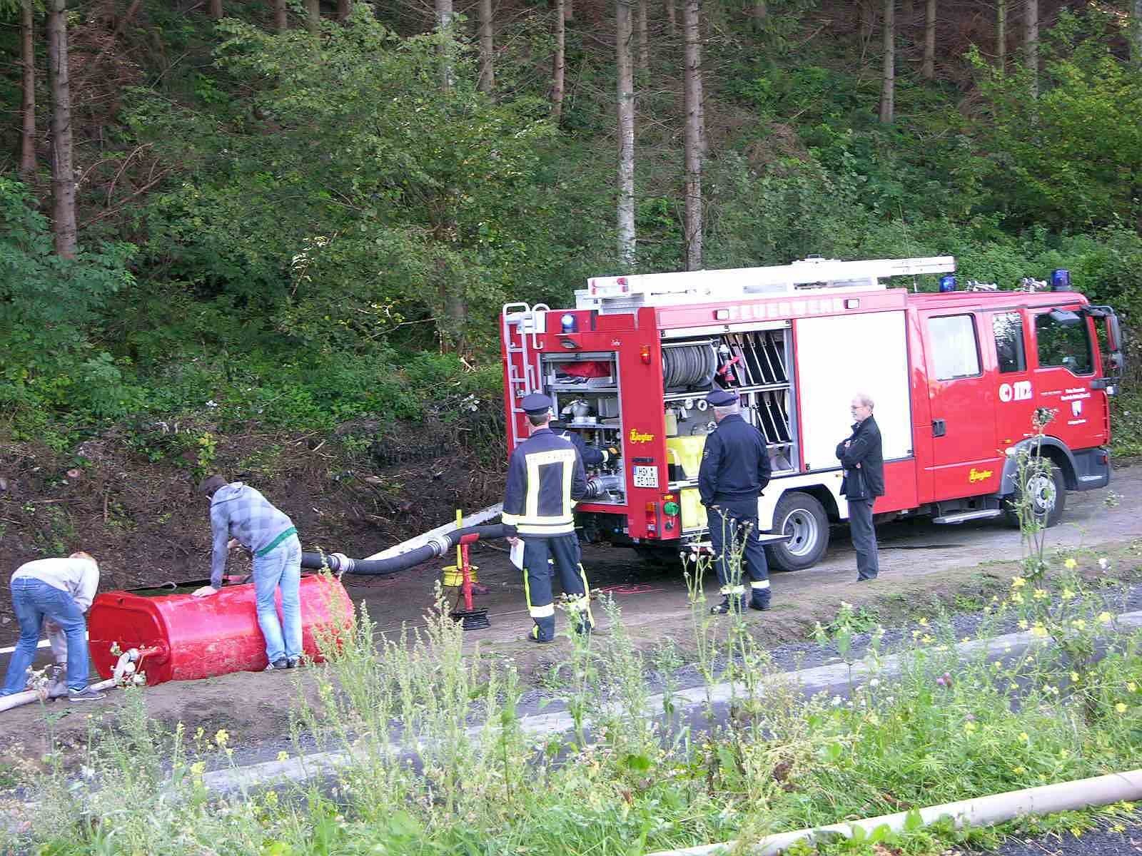 Seit 1991 wird im Hochsauerlandkreis der Leistungsnachweis der Feuerwehren nach den Richtlinien des Feuerwehrverbandes durchgeführt. Die Löschgruppe Berge der Freiwilligen Feuerwehr Meschede war am Samstag Ausrichter dieser fast schon traditionellen mittlerweile 21. Veranstaltung.