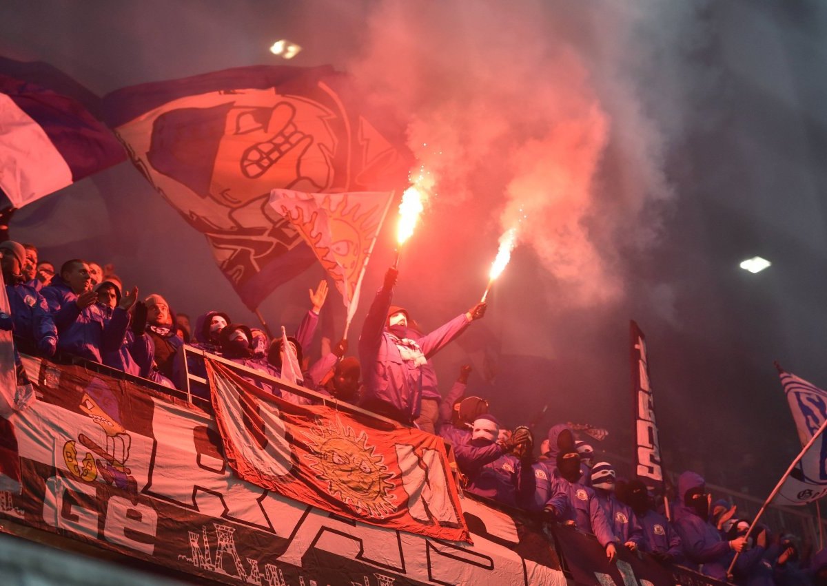 schalke Pyro.jpg