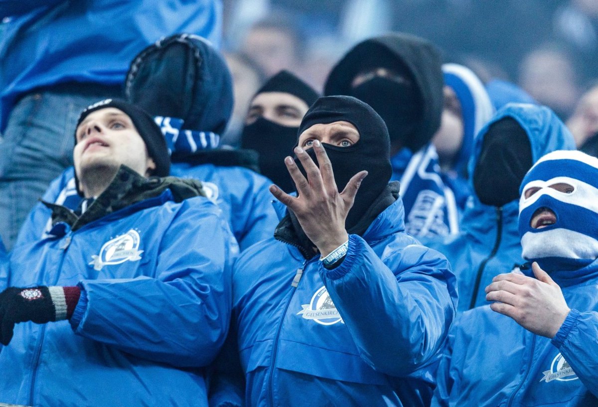 schalke-fans.jpg