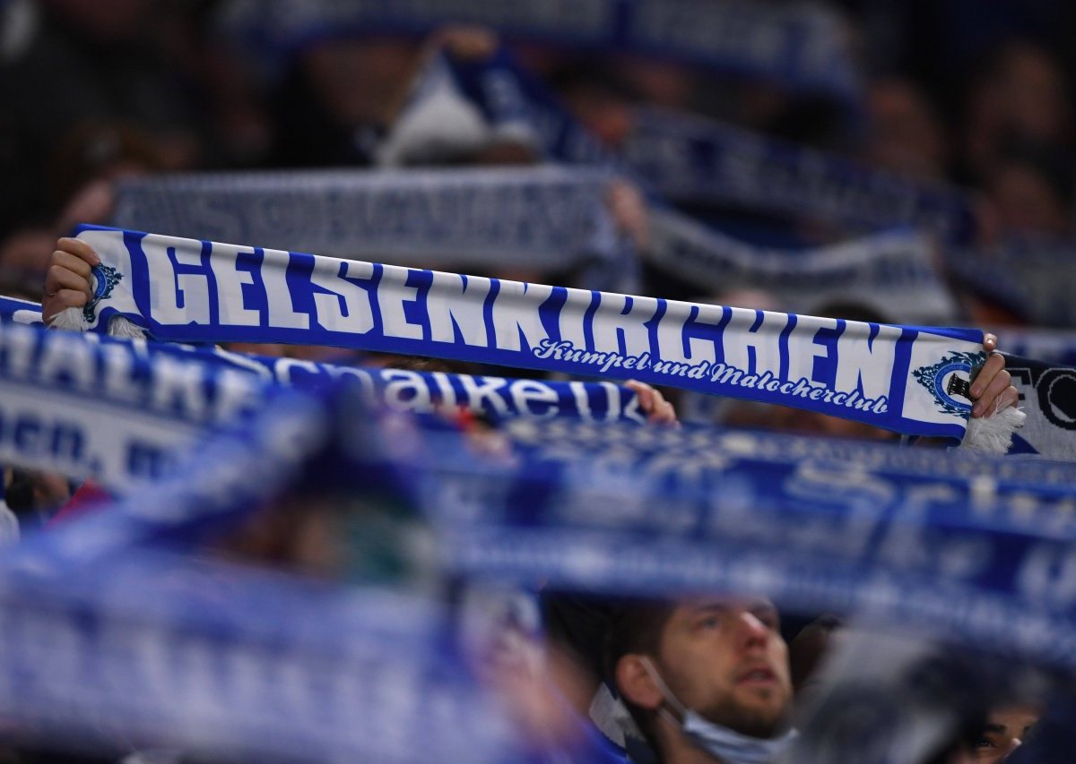 schalke-fans.jpg