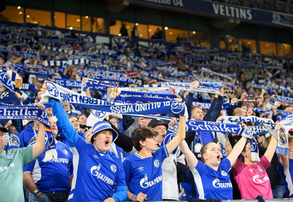 schalke-fans.jpg