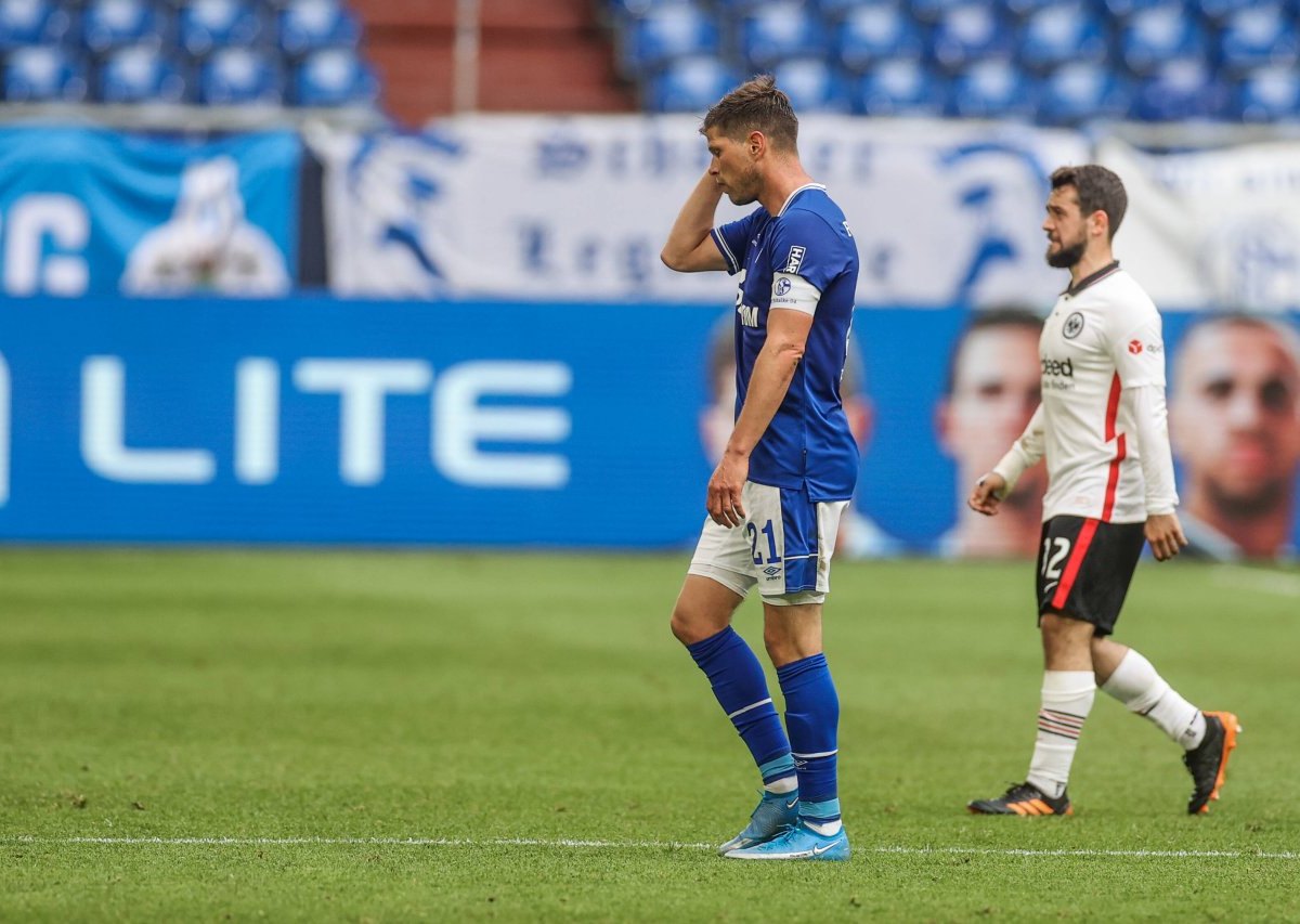 schalke-huntelaar.jpg