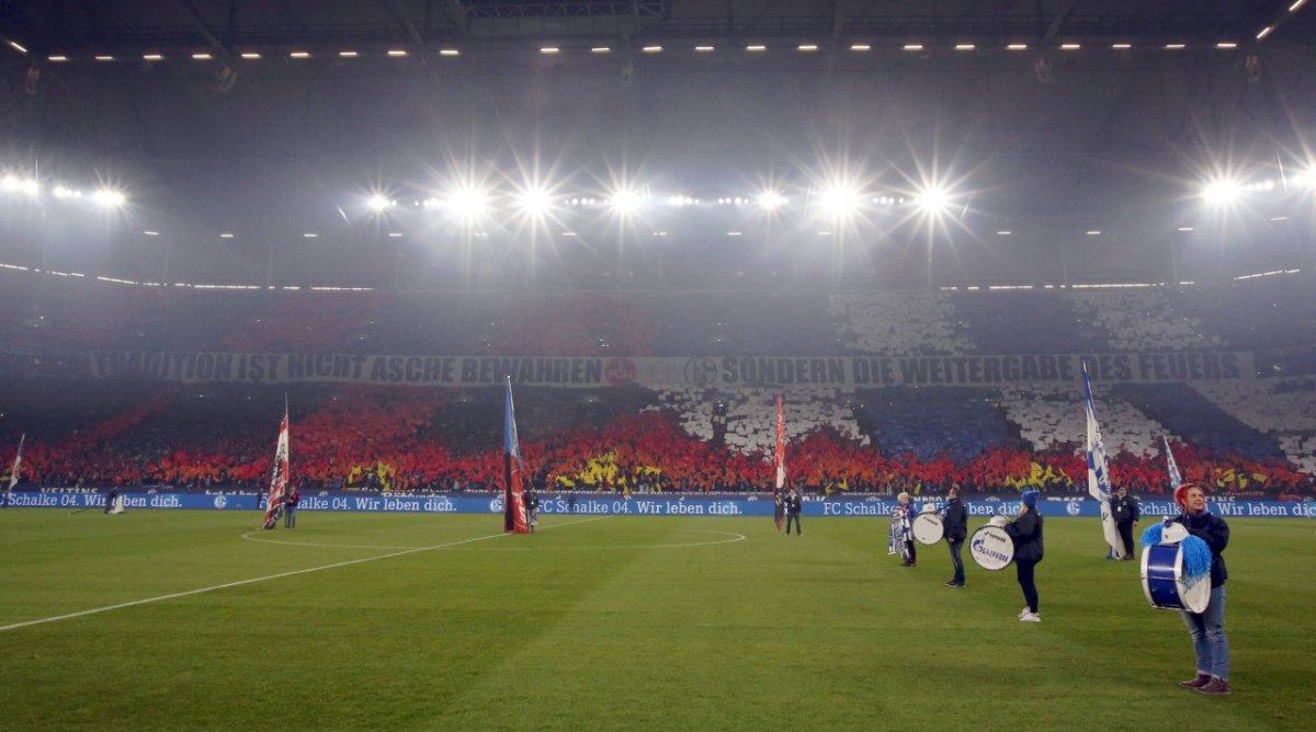 schalke-nuernberg-choreo1.jpg