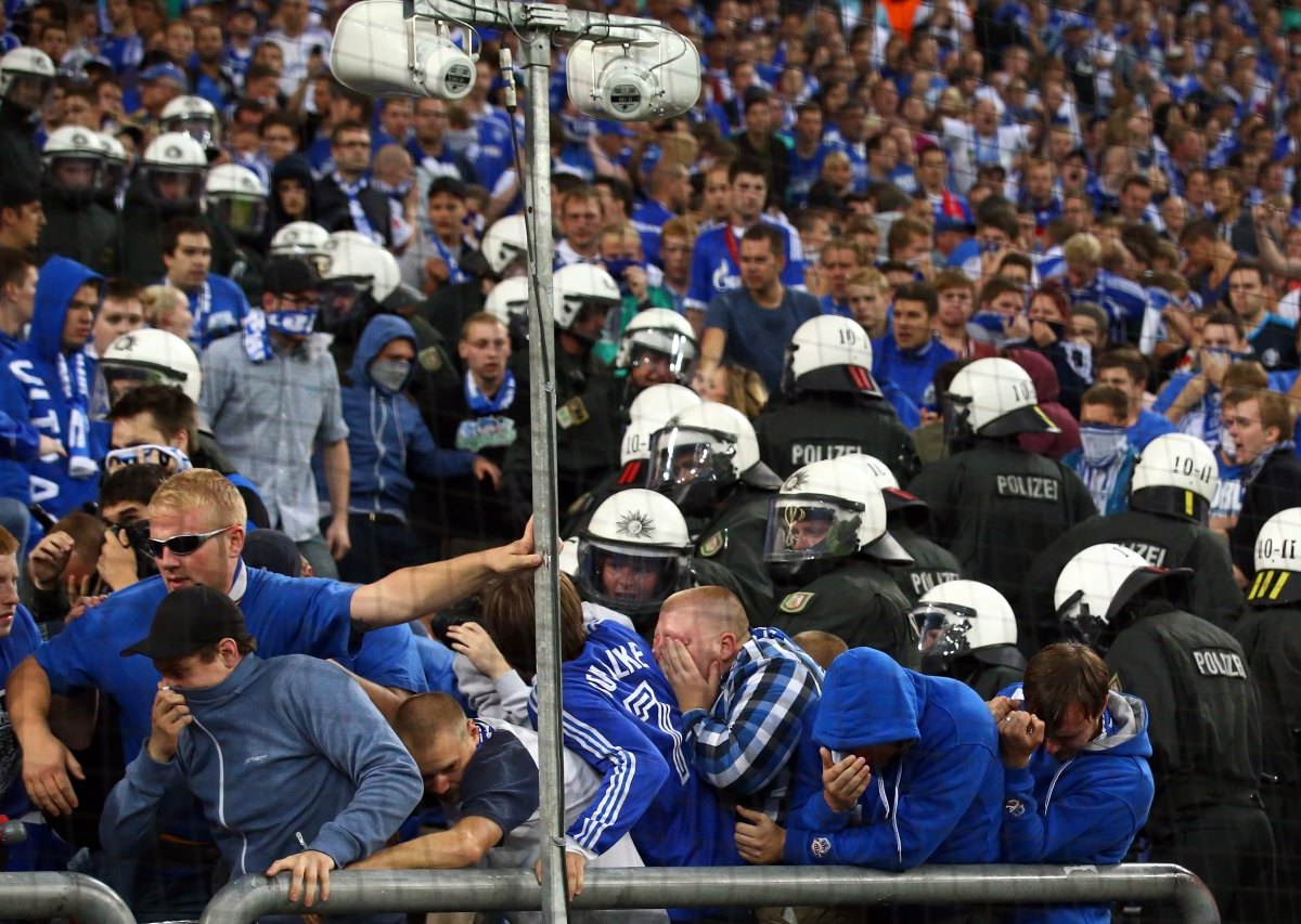 schalke-polizei-paok-saloniki.jpg