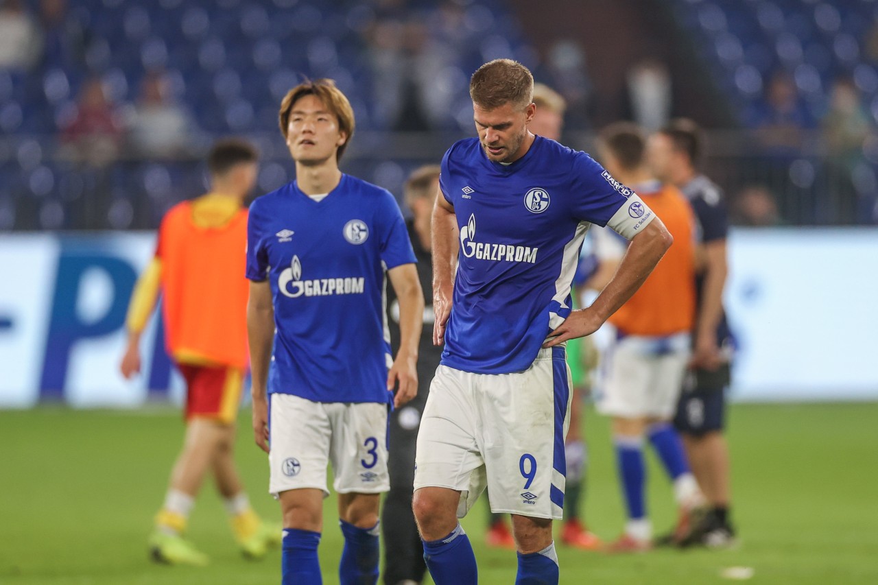 Simon Terodde (r.) und Ko Itakura wurden positiv getestet. 