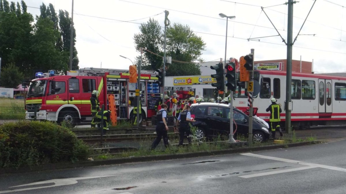 unfall dortmund straßenbahn.jpg