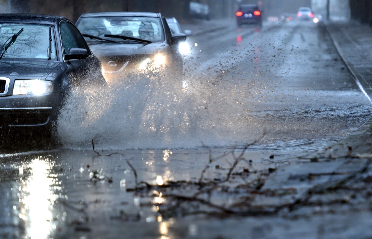 er Deutsche Wetterdienst (DWD) spricht eine Warnung für mehrere NRW-Städte aus. (Symbolbild) 