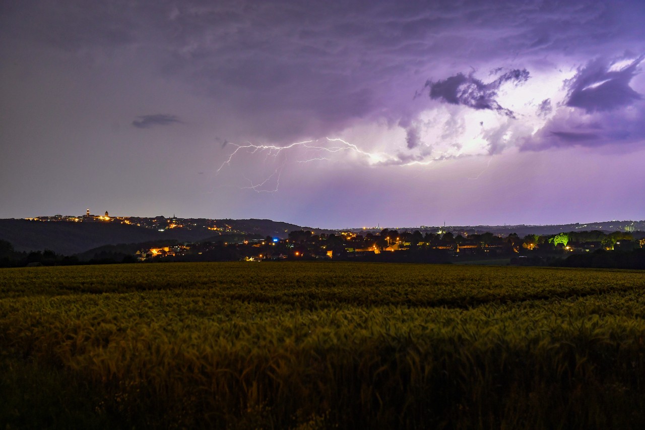 Wetter in NRW: Der Deutsche Wetterdienst warnt vor Unwetter. (Symbolbild)