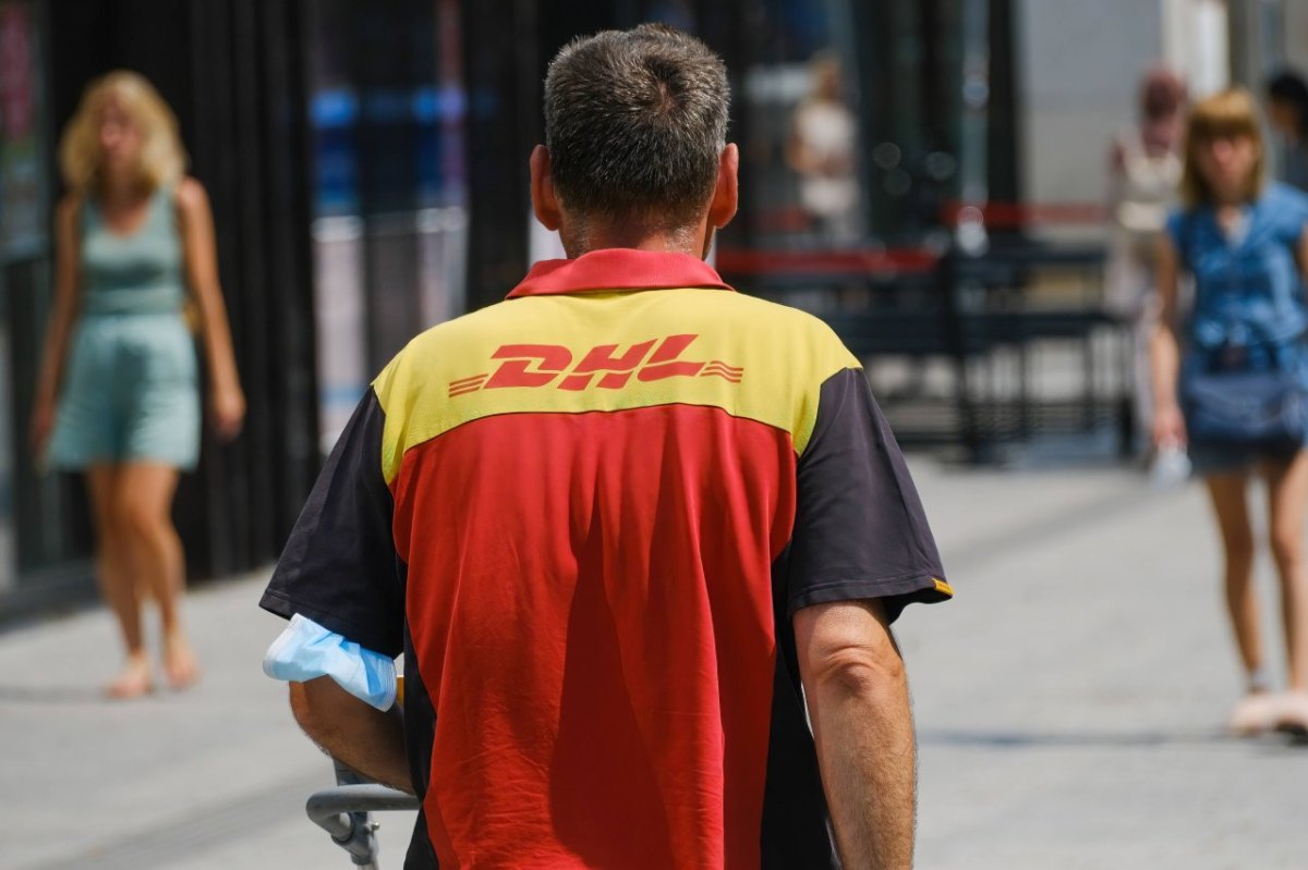 DHL.jpg