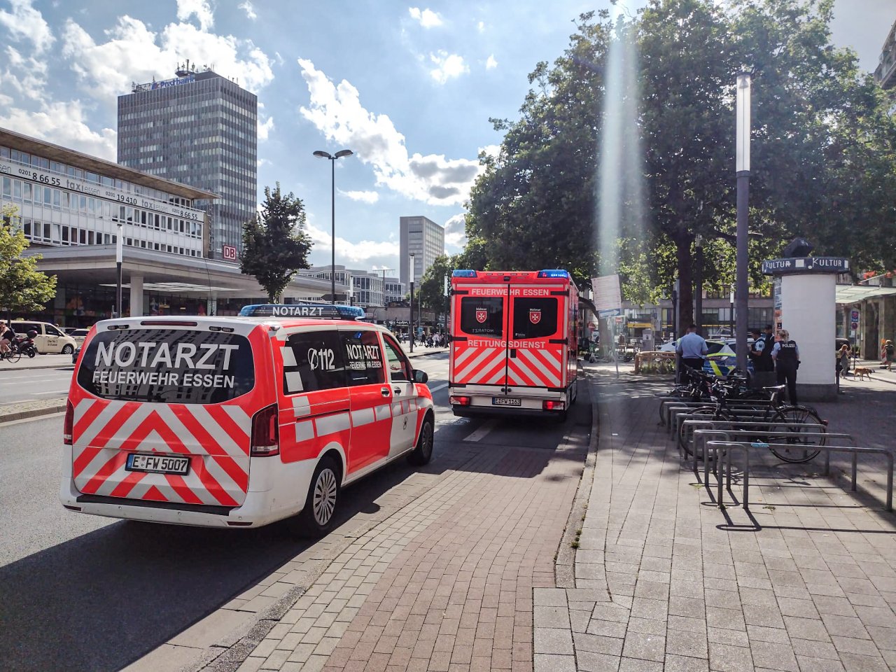 In Essen stand der Dachstuhl eines Wohnhauses in Flammen. 