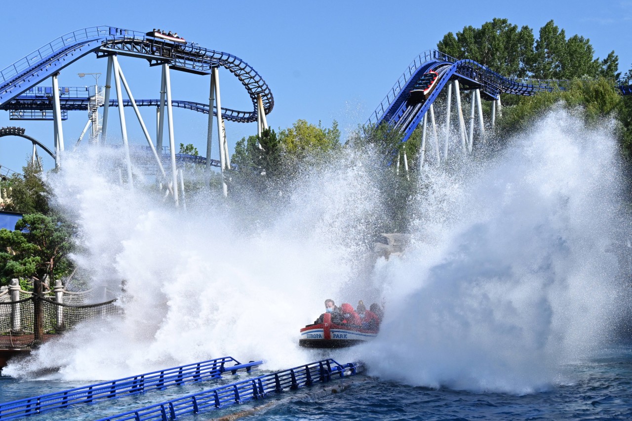 Europa Park: Am Rande der Wildwasserbahn ist eine Ente meterhoch in die Luft geschossen worden. (Symbolbild)