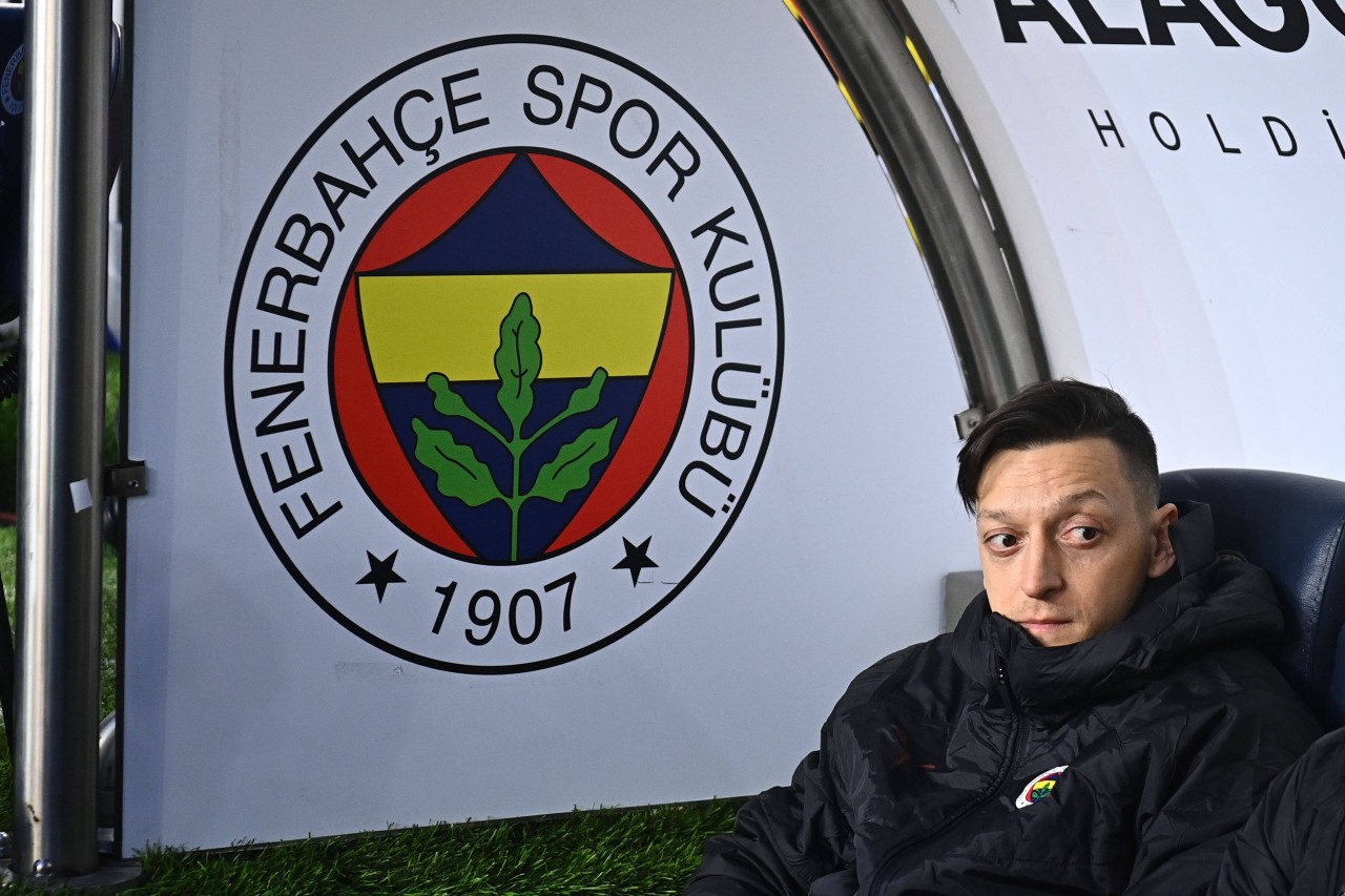 Mesut Özil: Seine Zeit bei Fenerbahce ist abgelaufen. 