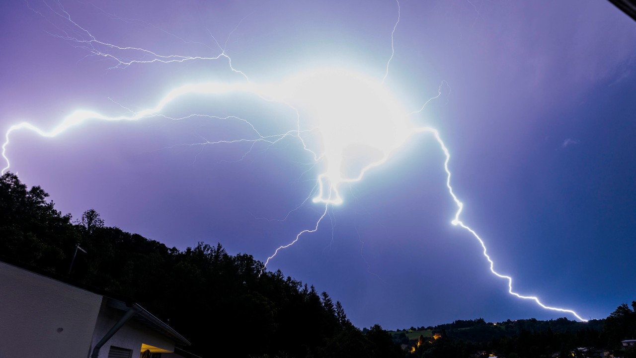 Wetter in NRW: Uns erwartet ein waschechtes Sommergewitter! (Symbolbild)