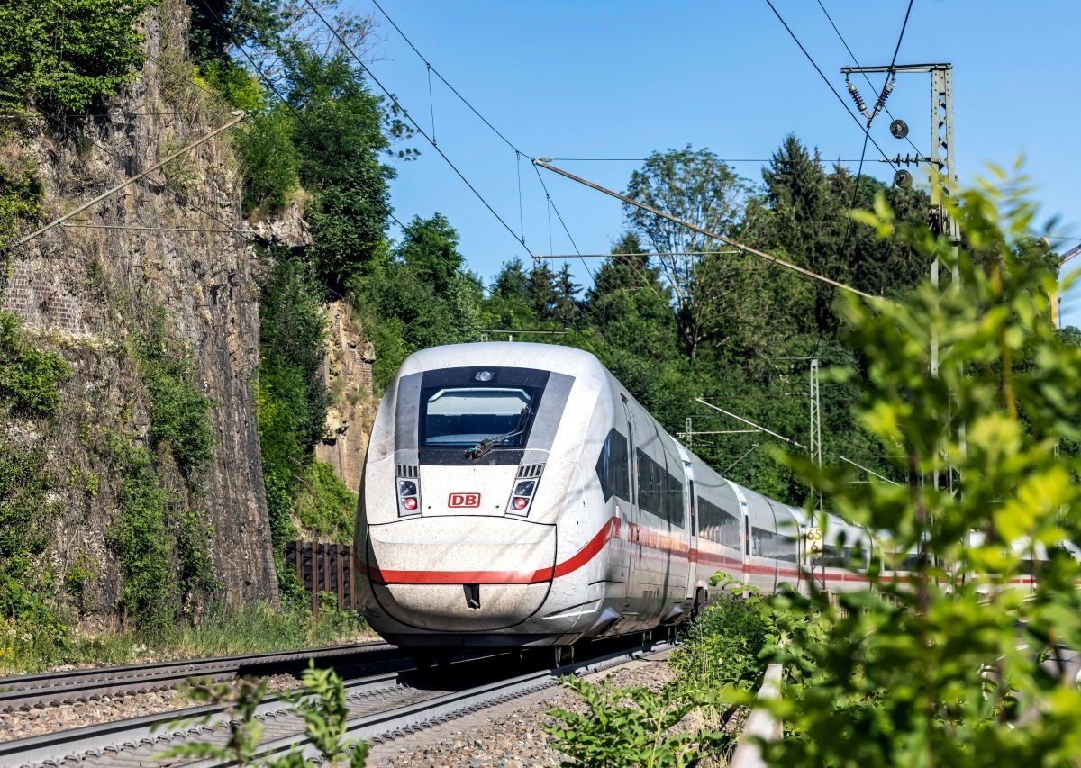 Deutsche Bahn.jpg