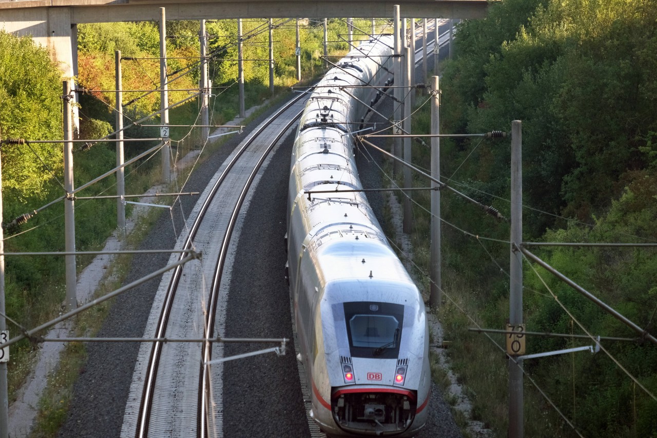 Ein ICE der Deutschen Bahn war in NRW auf Irrfahrt. (Symbolbild)