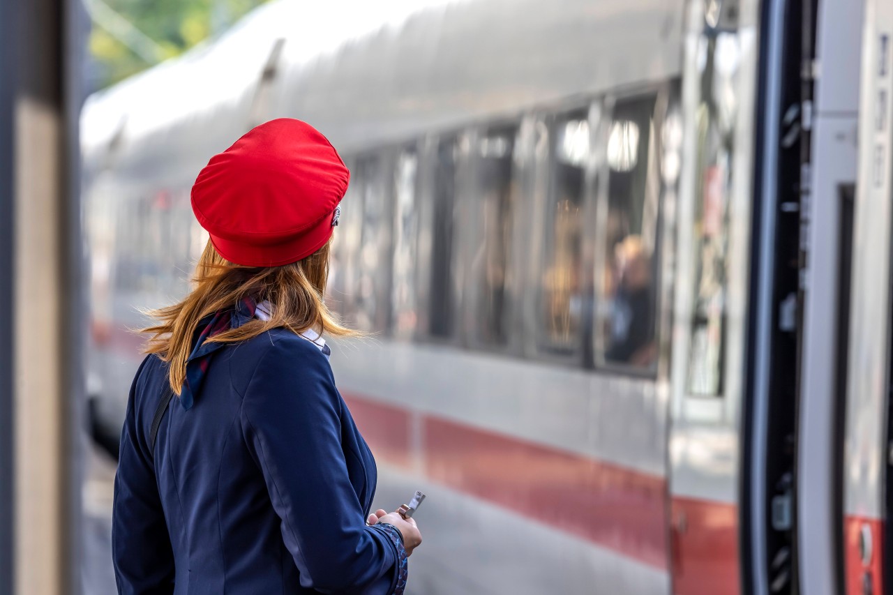 Da sowohl Kunden als auch das Personal immer wieder aggressiv angegangen wird, hat die Deutsche Bahn eine deutliche Ansage gemacht.