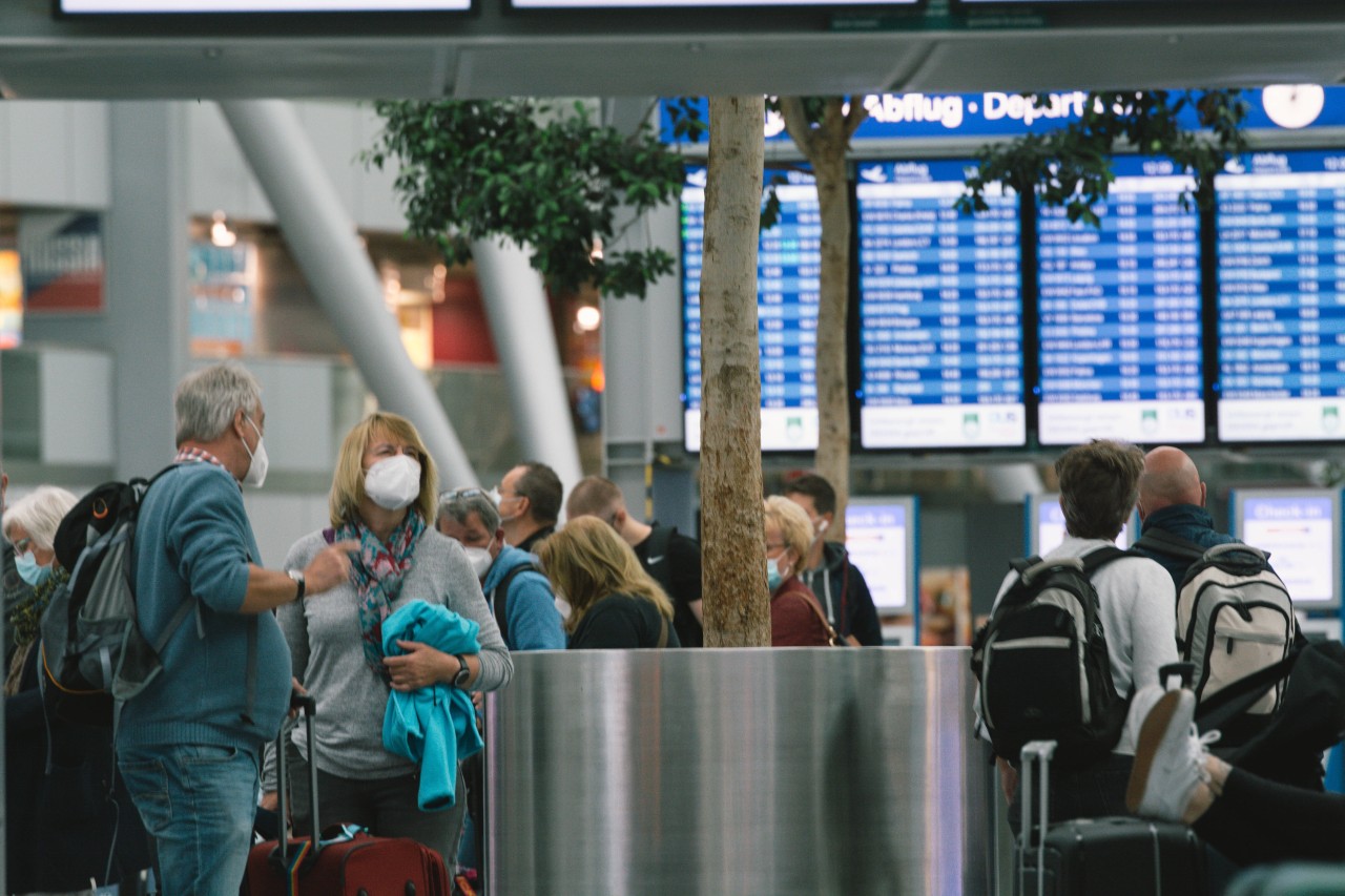 Am Flughafen Düsseldorf ist der Dienstreisende bitter enttäuscht. (Symbolbild)