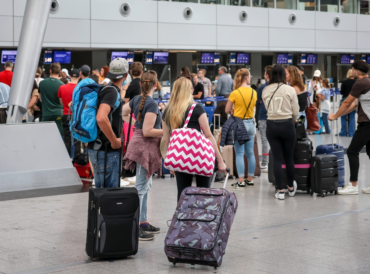 Droht am Flughafen Düsseldorf bald das nächste Chaos? (Archivfoto)