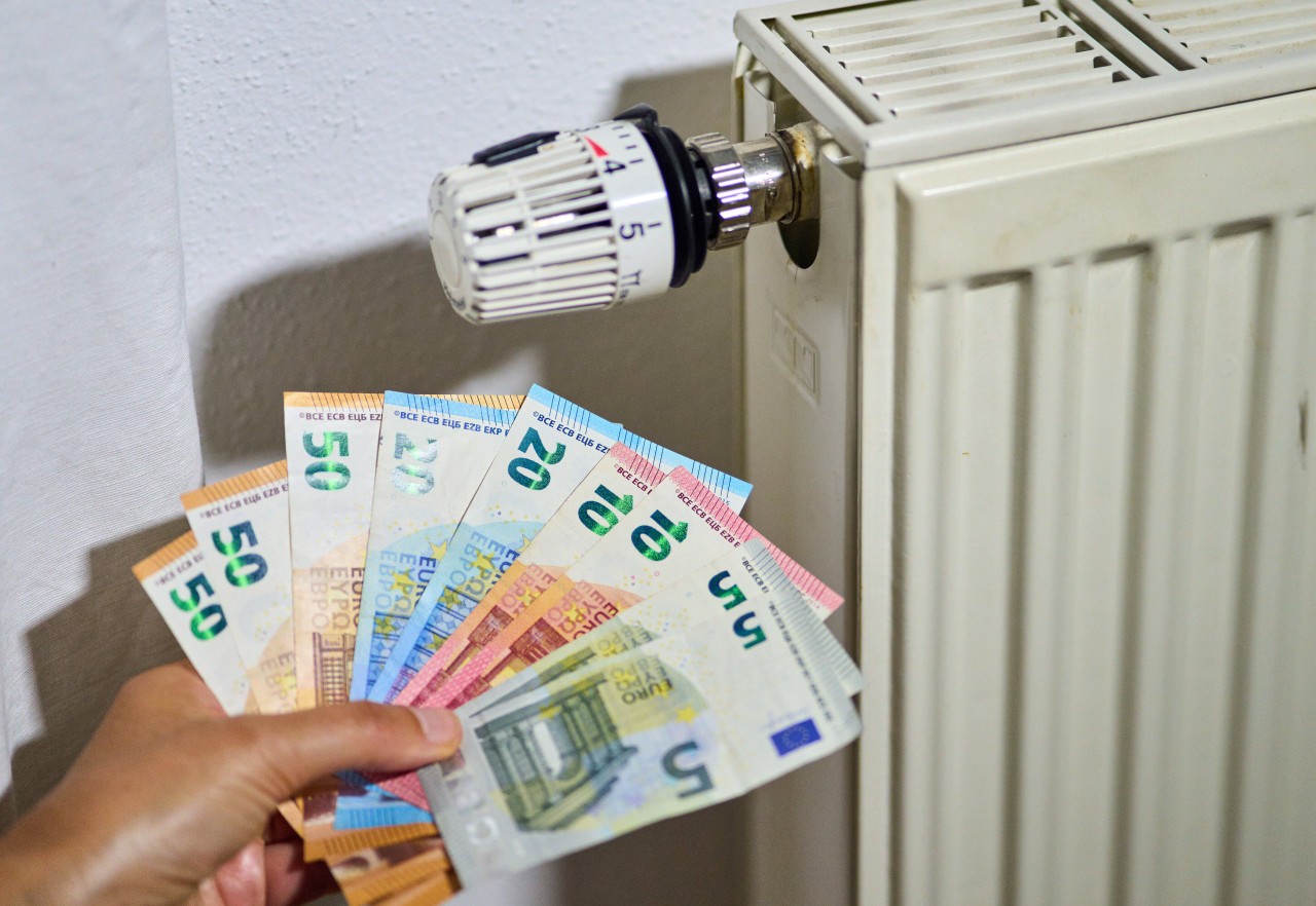 Vor der Gaspreis-Anpassung haben viele Angst. Doch das Jobcenter greift auch bei Arbeitnehmern zum Teil mit Hartz 4 unter die Arme. (Symbolbild) Vor der Gaspreis-Anpassung haben viele Angst. Doch das Jobcenter greift auch bei Arbeitnehmern zum Teil mit Hartz 4 unter die Arme. (Symbolbild)