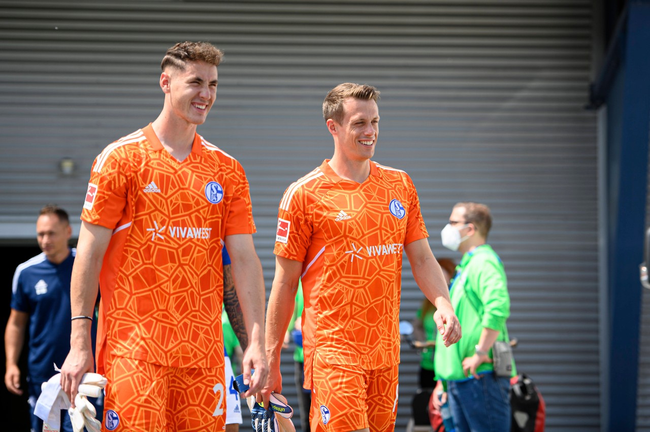 FC Schalke 04: Justin Heekeren (l.) war schon immer Fan des Vereins.