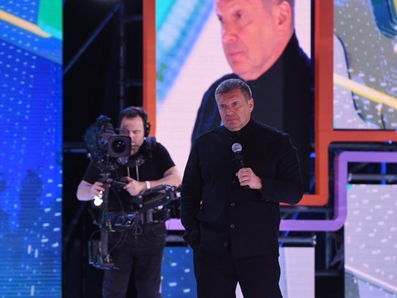 Putin-TV Scholz Hitler