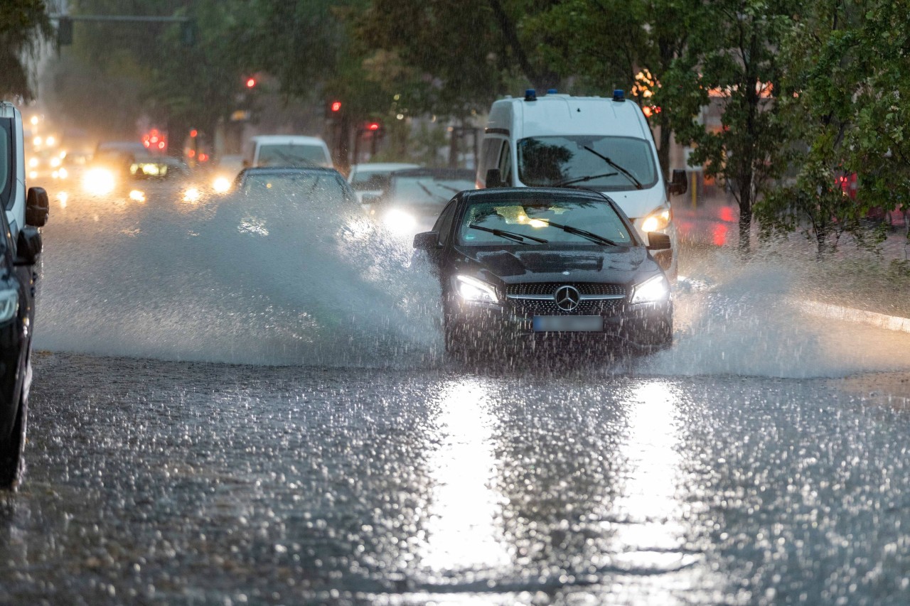 Wetter in NRW: Die nächsten Tage könnte es nicht nur nass werden, sondern auch gefährlich! (Symbolfoto)