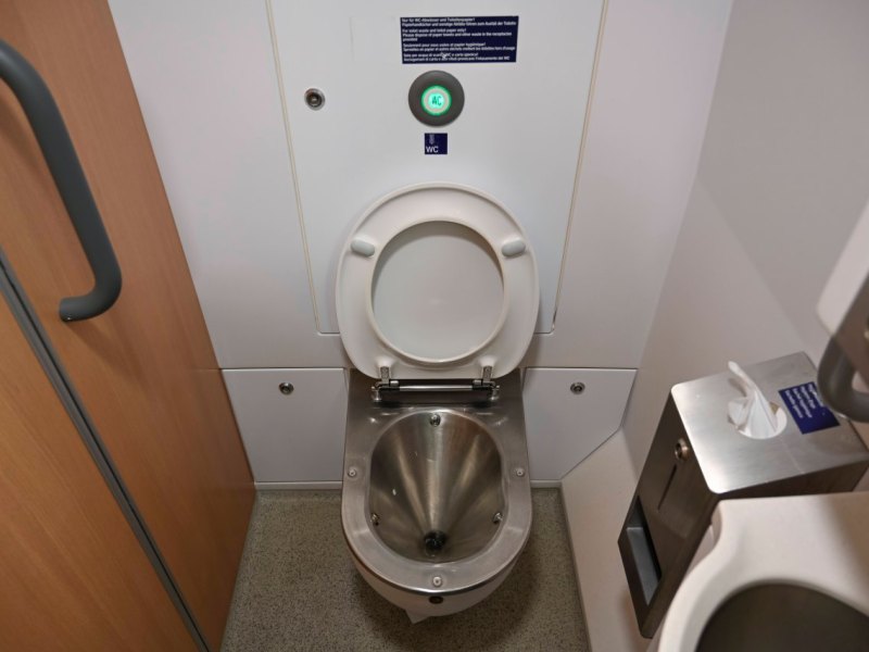 deutsche bahn.jpg