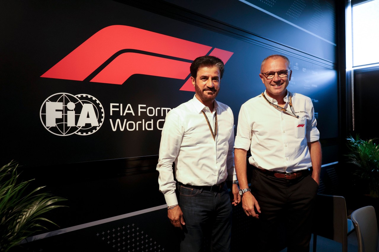 In der Formel 1 macht FIA-Präsident Mohammed Ben Sulayem (l.) eine große Verkündung.