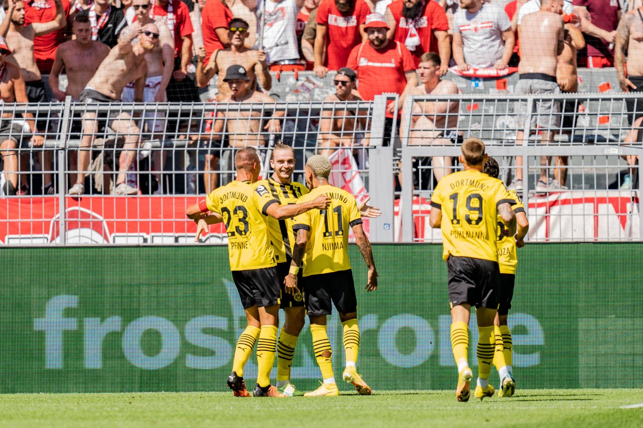 Mit dem 1:0-Sieg der BVB-Amateure gegen RWE waren die Fans aus Essen nicht wirklich einverstanden und ließen ihren Frust anschließend auf gewalttätige Weise raus. 